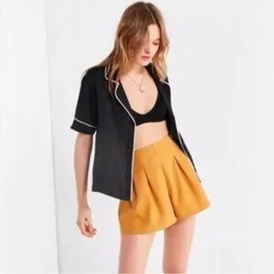 Urban Outfitters Utopia Pleated High Rise Shorts Mustard Yellow Women’s Size 8